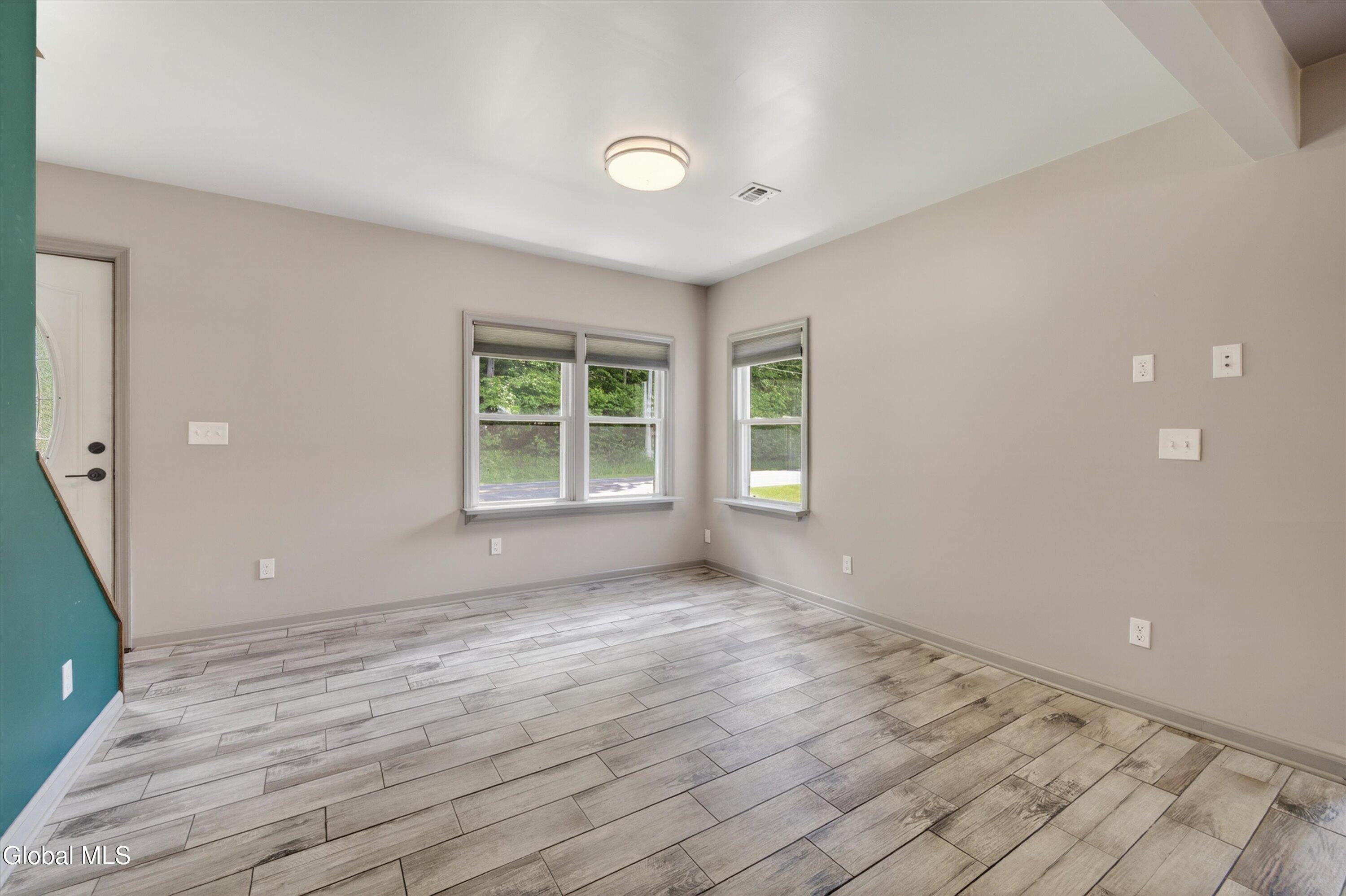 162 Clamsteam Road Halfmoon NY 12065
