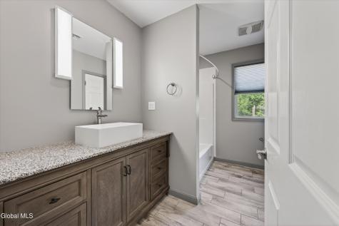 162 Clamsteam Road Halfmoon NY 12065