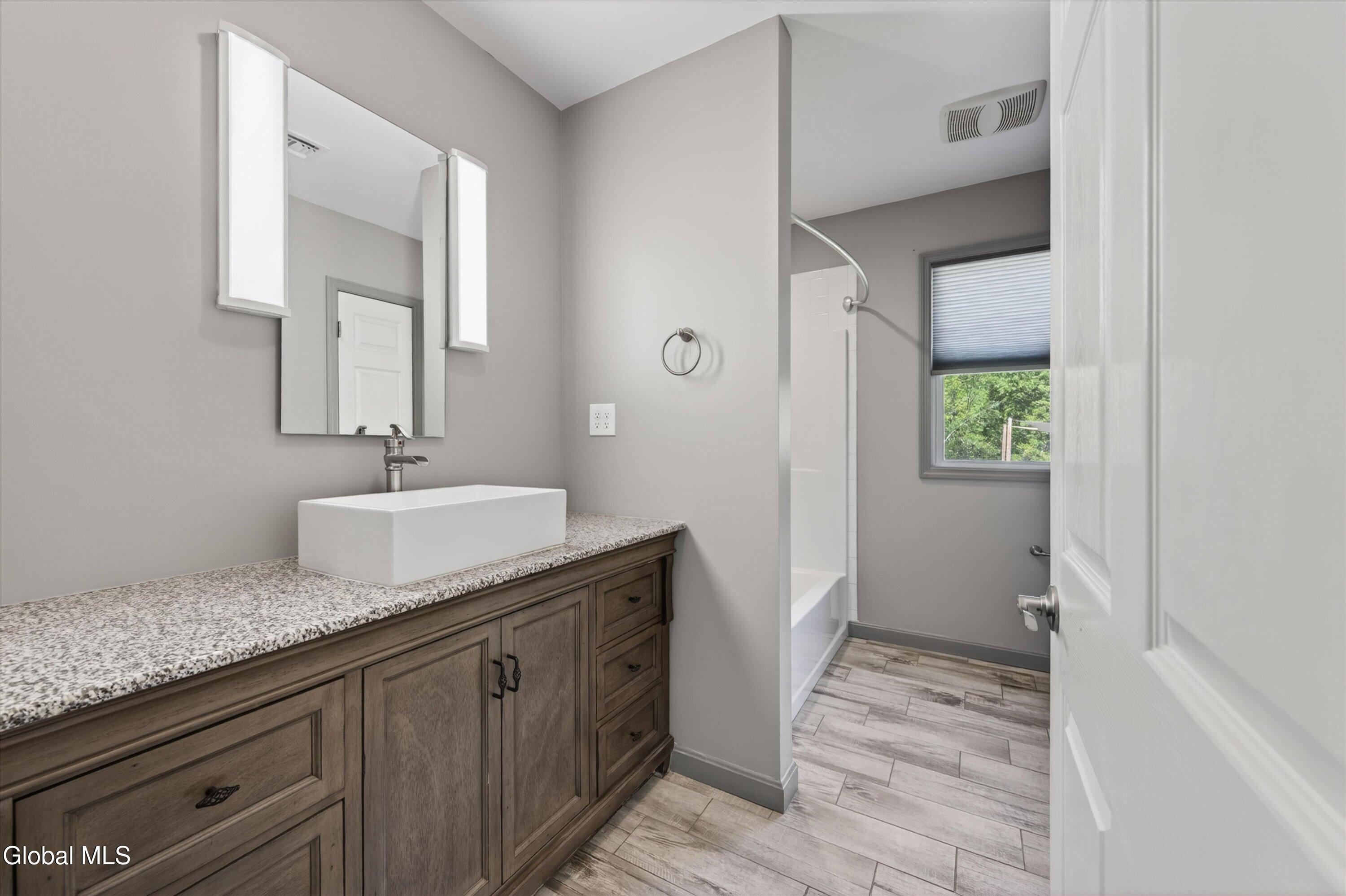 162 Clamsteam Road Halfmoon NY 12065