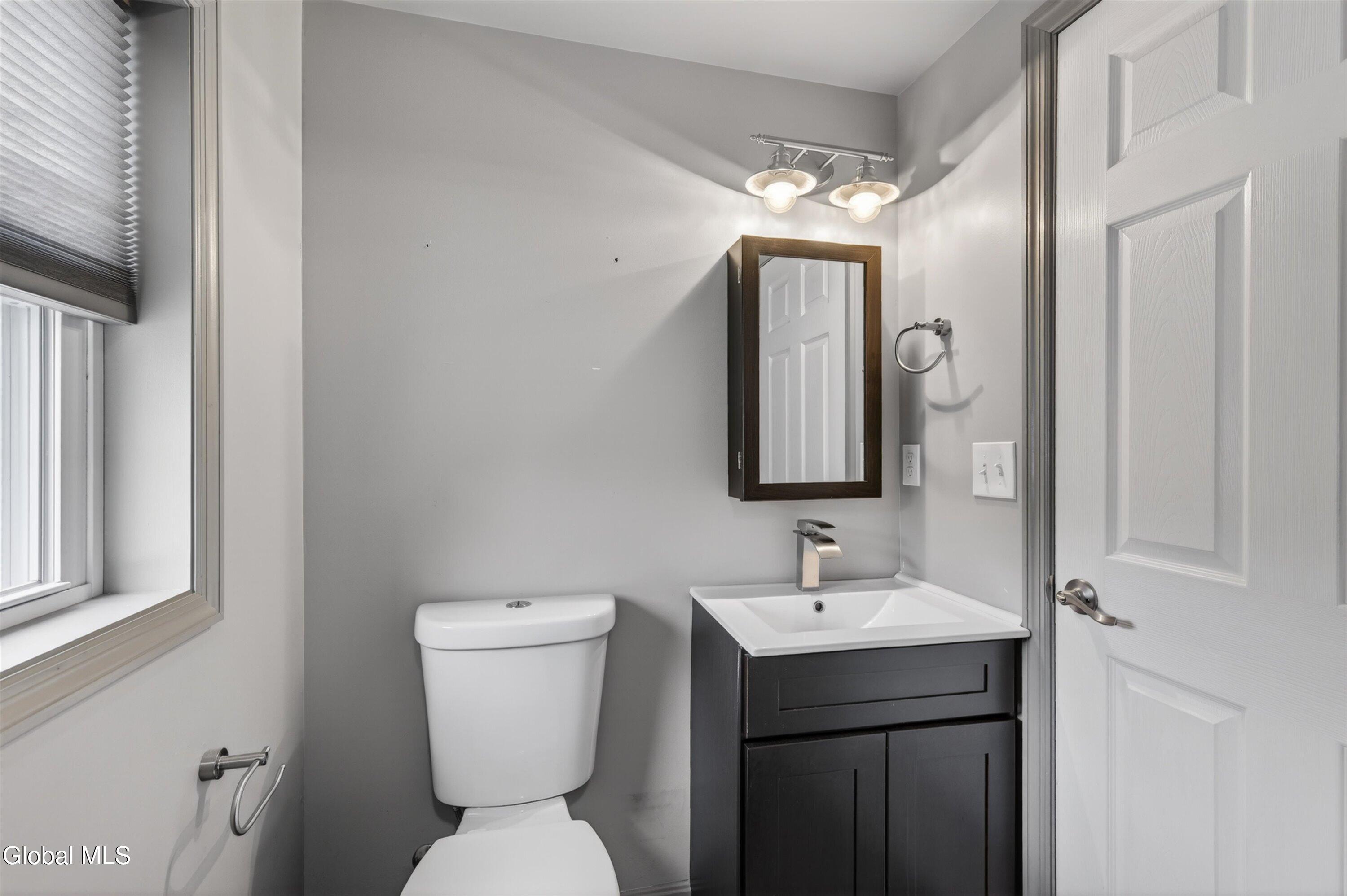162 Clamsteam Road Halfmoon NY 12065
