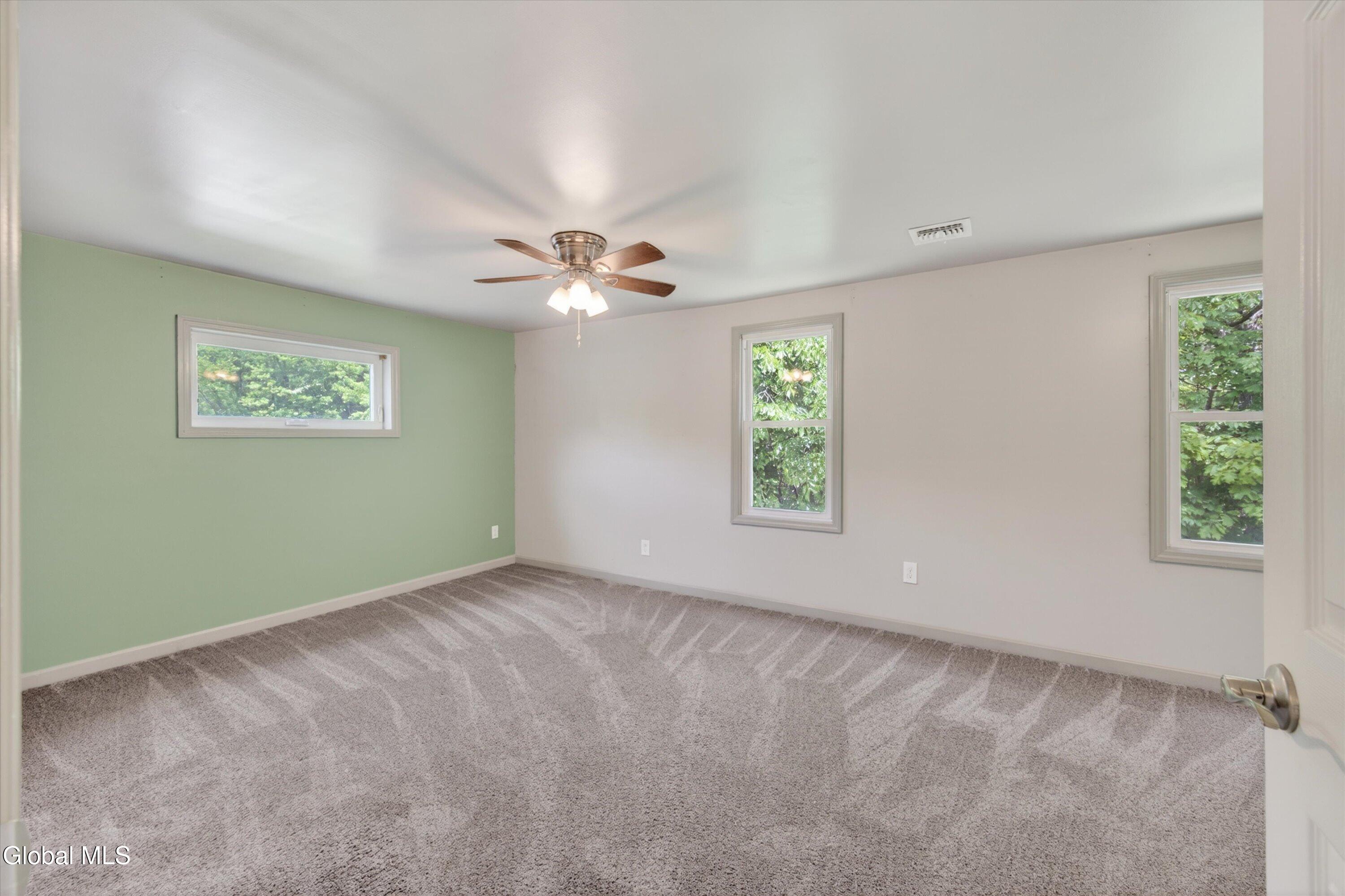 162 Clamsteam Road Halfmoon NY 12065