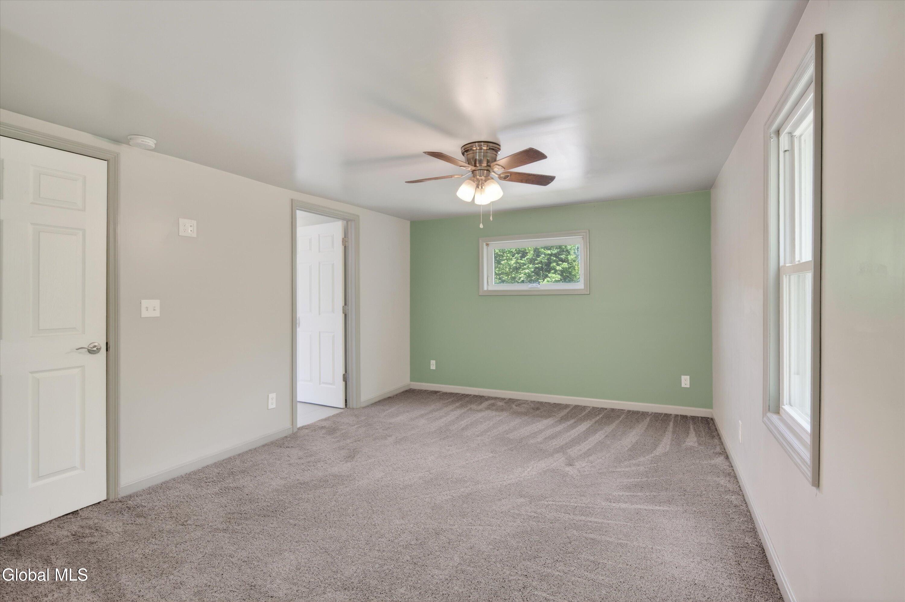 162 Clamsteam Road Halfmoon NY 12065