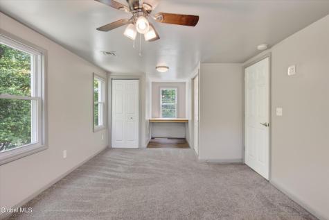 162 Clamsteam Road Halfmoon NY 12065