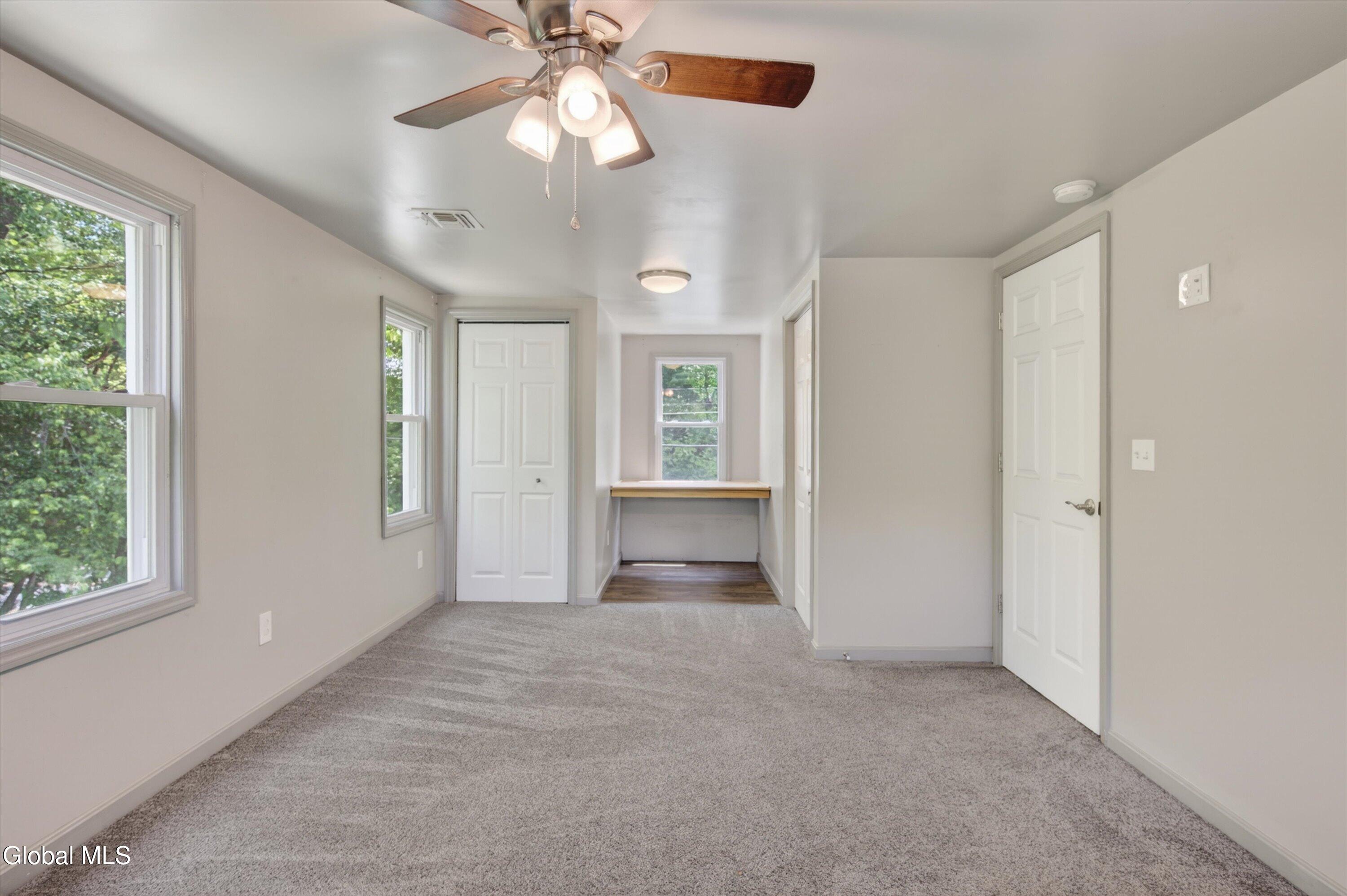 162 Clamsteam Road Halfmoon NY 12065