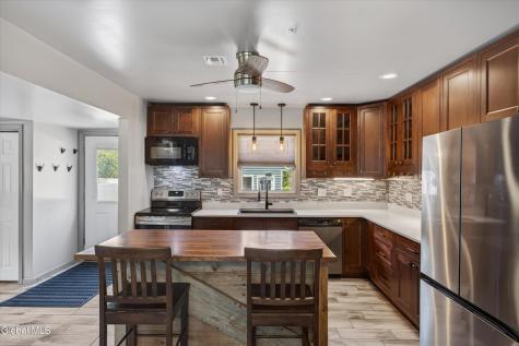 162 Clamsteam Road Halfmoon NY 12065
