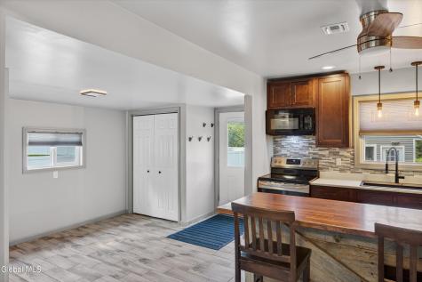 162 Clamsteam Road Halfmoon NY 12065