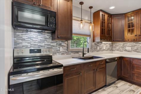162 Clamsteam Road Halfmoon NY 12065