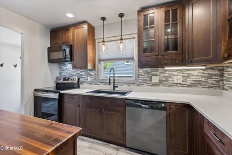 162 Clamsteam Road Halfmoon NY 12065