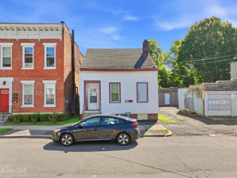 30 Cortland Place Albany NY 12211