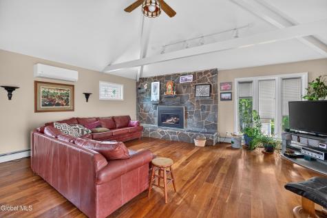 1270 Palmer Avenue Niskayuna NY 12309