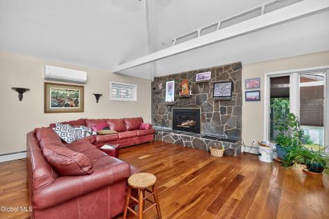 1270 Palmer Avenue Niskayuna NY 12309