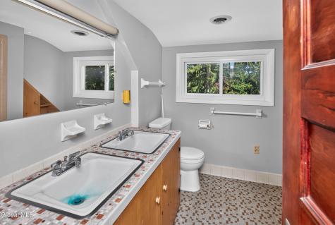 1270 Palmer Avenue Niskayuna NY 12309