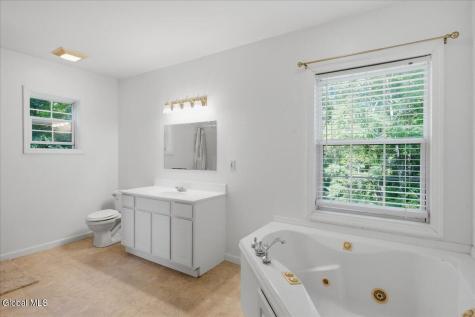 1731 River Road Selkirk NY 12158