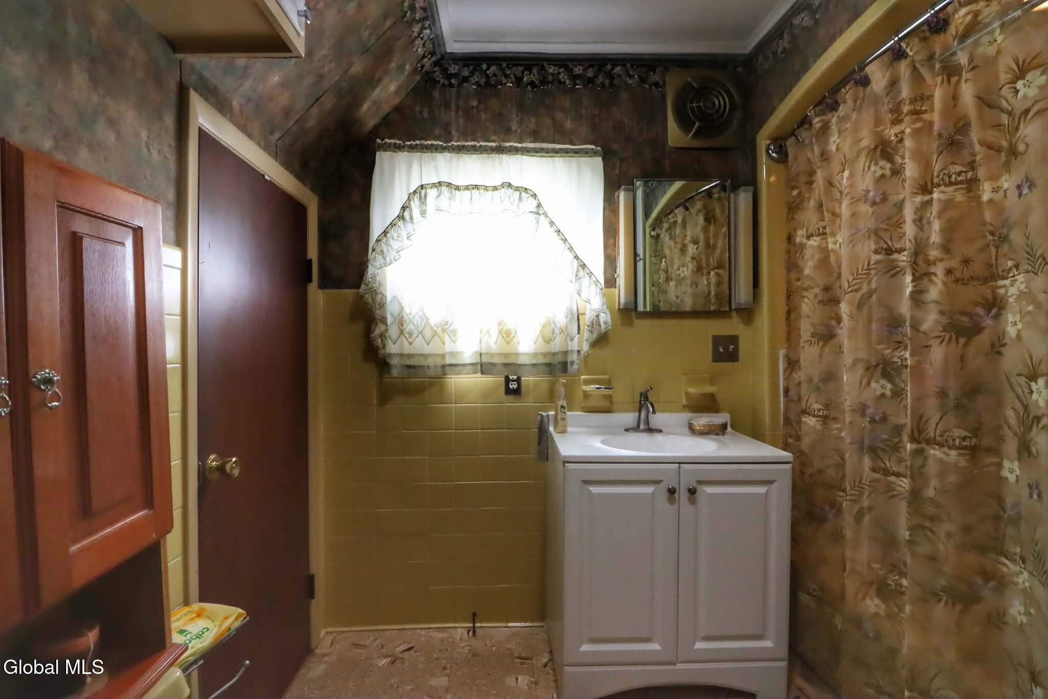 3 Nellis Avenue Johnstown NY 12095