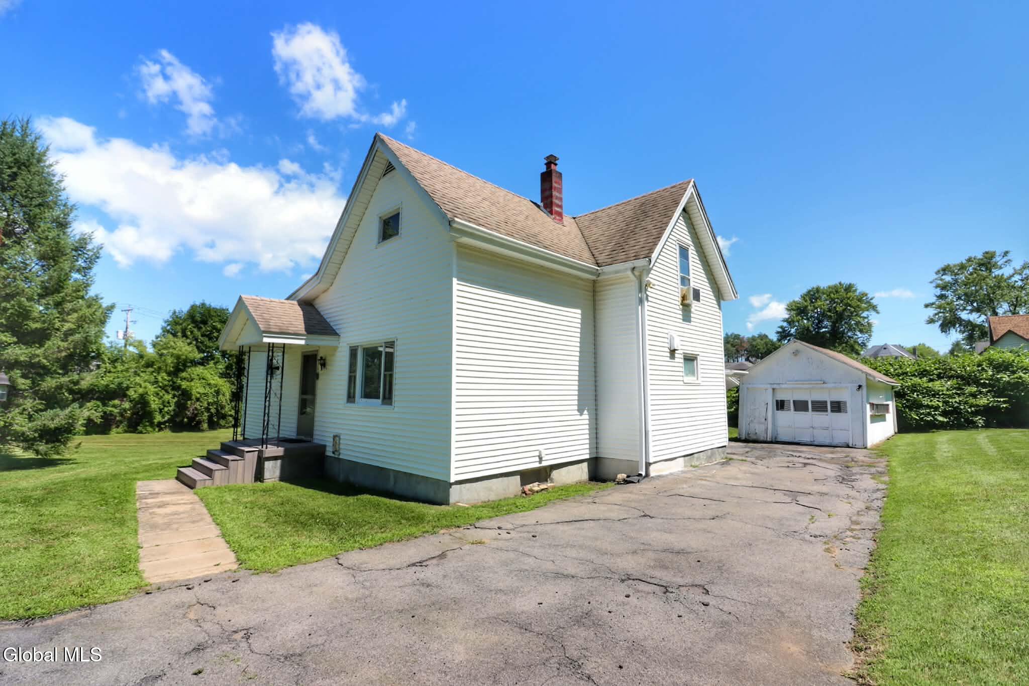 3 Nellis Avenue Johnstown NY 12095