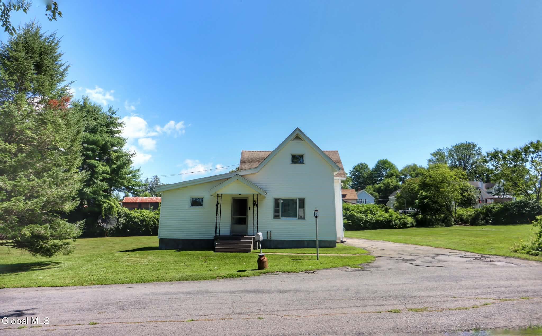 3 Nellis Avenue Johnstown NY 12095