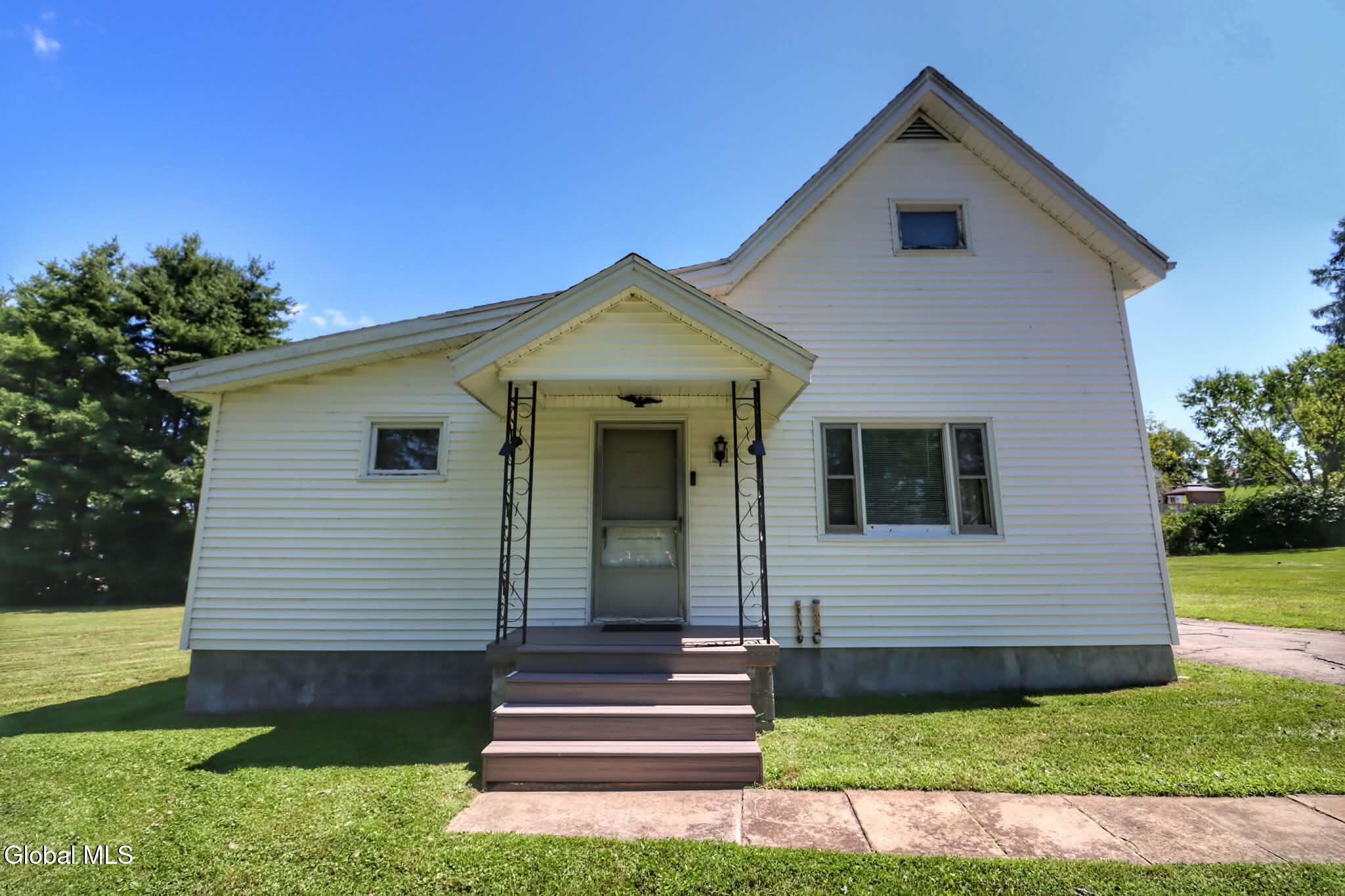 3 Nellis Avenue Johnstown NY 12095