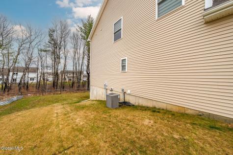22 Bergen Place Niskayuna NY 12309