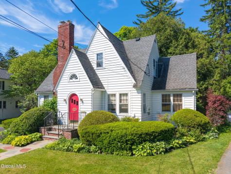 122 Clinton Circle Cobleskill NY 12043