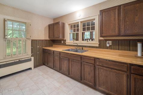 122 Clinton Circle Cobleskill NY 12043