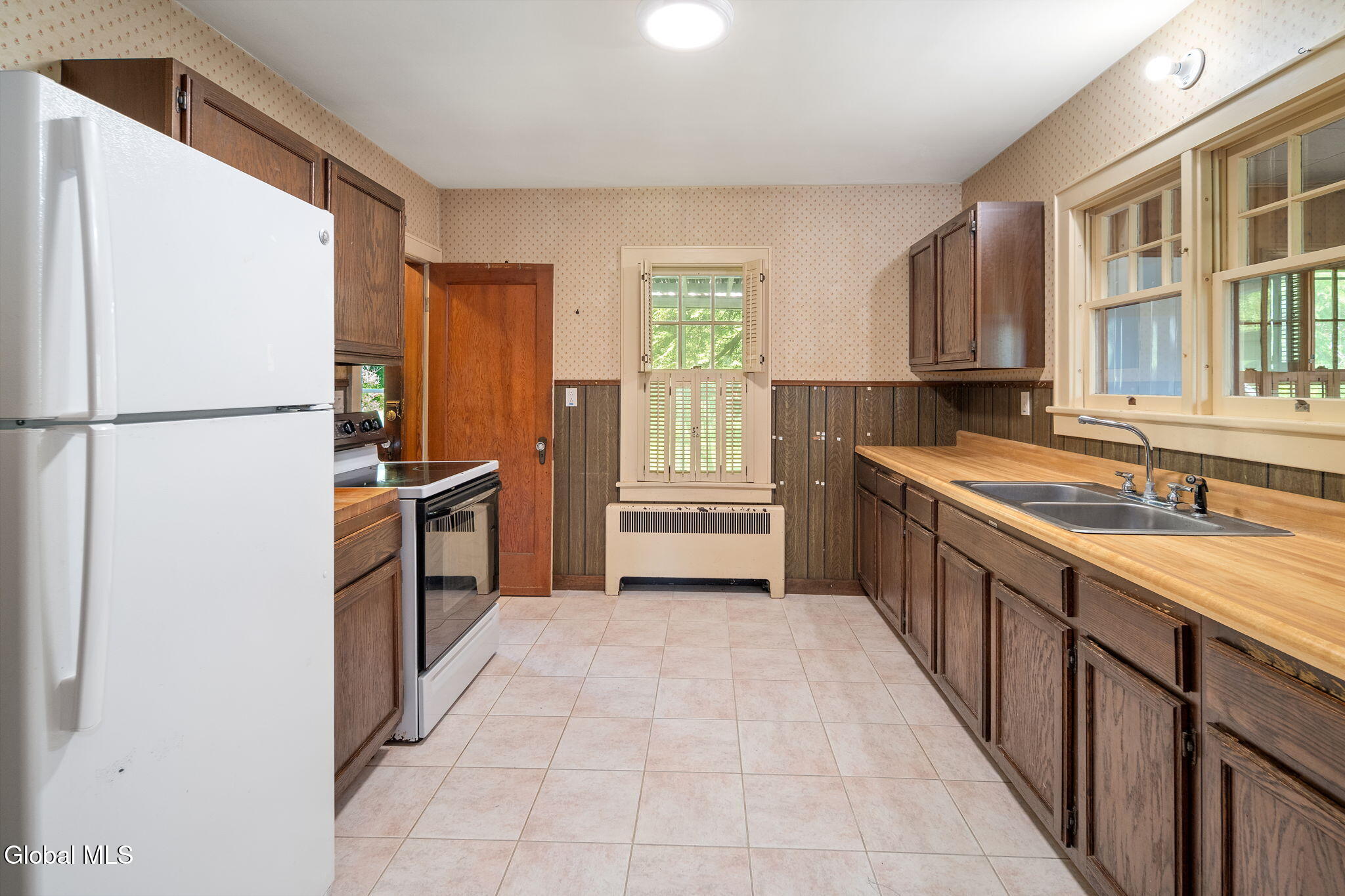122 Clinton Circle Cobleskill NY 12043
