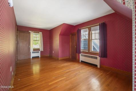 122 Clinton Circle Cobleskill NY 12043