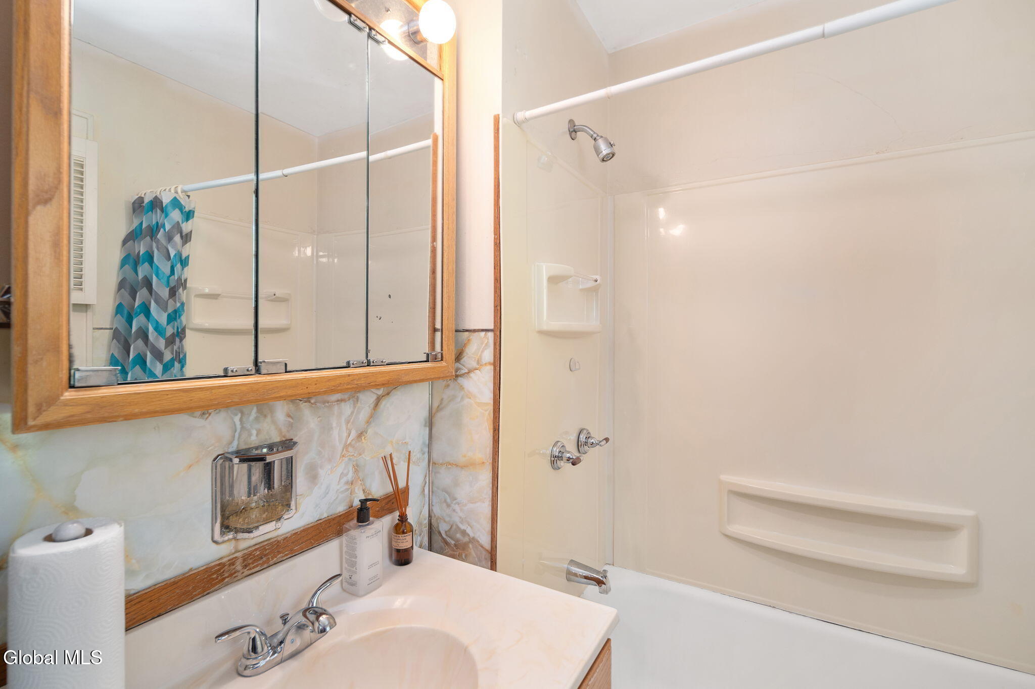 122 Clinton Circle Cobleskill NY 12043
