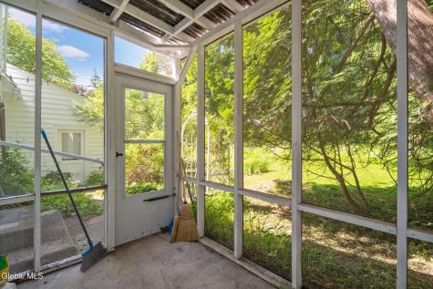 122 Clinton Circle Cobleskill NY 12043