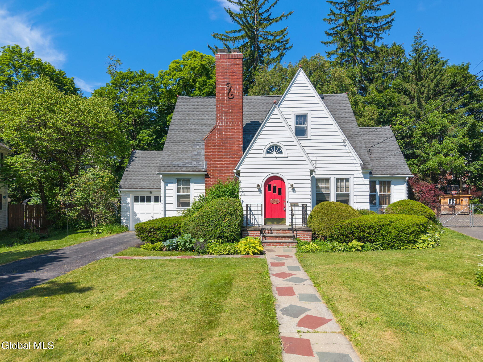 122 Clinton Circle Cobleskill NY 12043