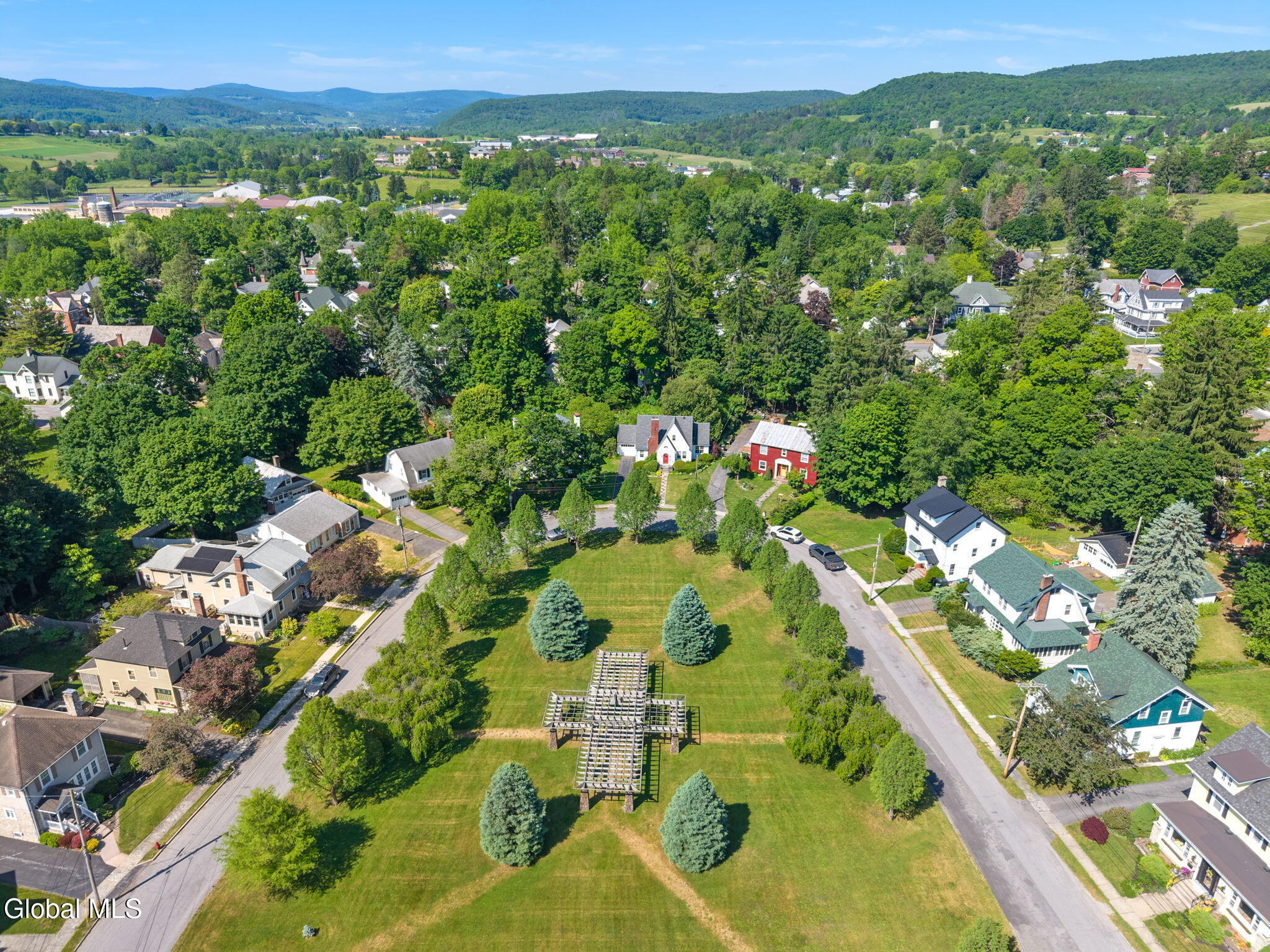 122 Clinton Circle Cobleskill NY 12043
