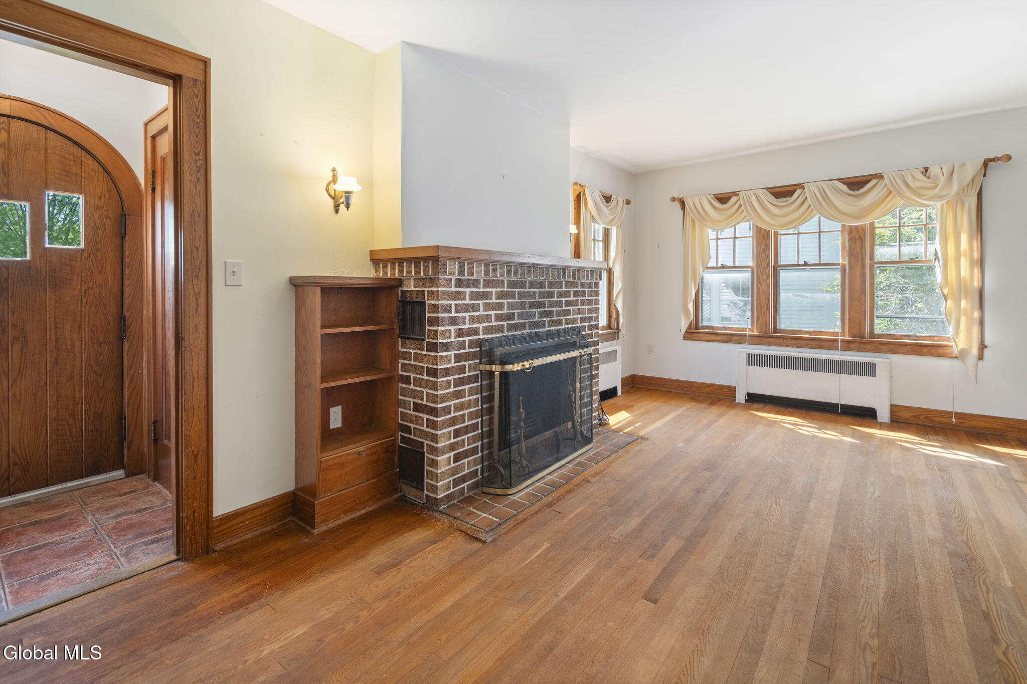 122 Clinton Circle Cobleskill NY 12043
