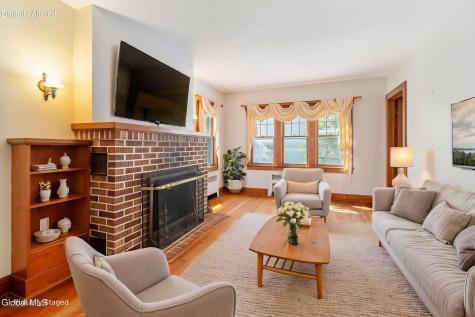 122 Clinton Circle Cobleskill NY 12043