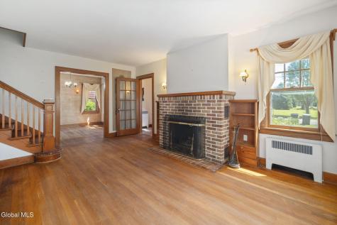 122 Clinton Circle Cobleskill NY 12043