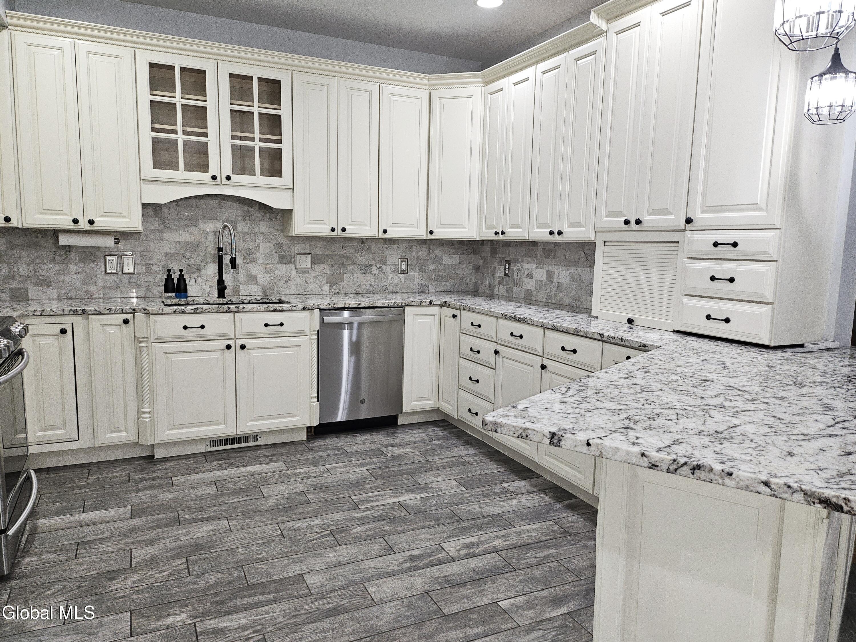 29 Barrington Drive Gansevoort NY 12831