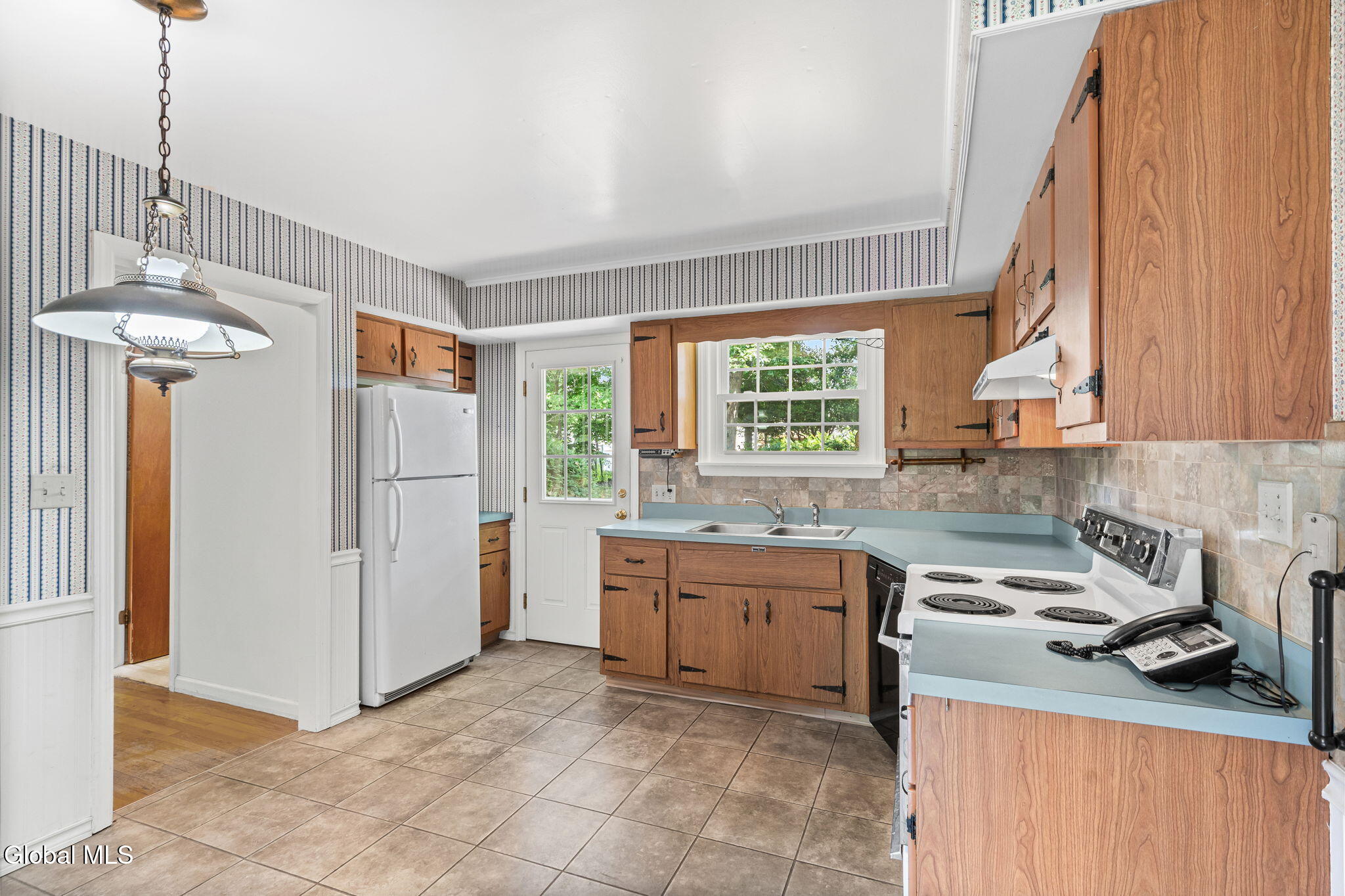 16 Salem Road Delmar NY 12054