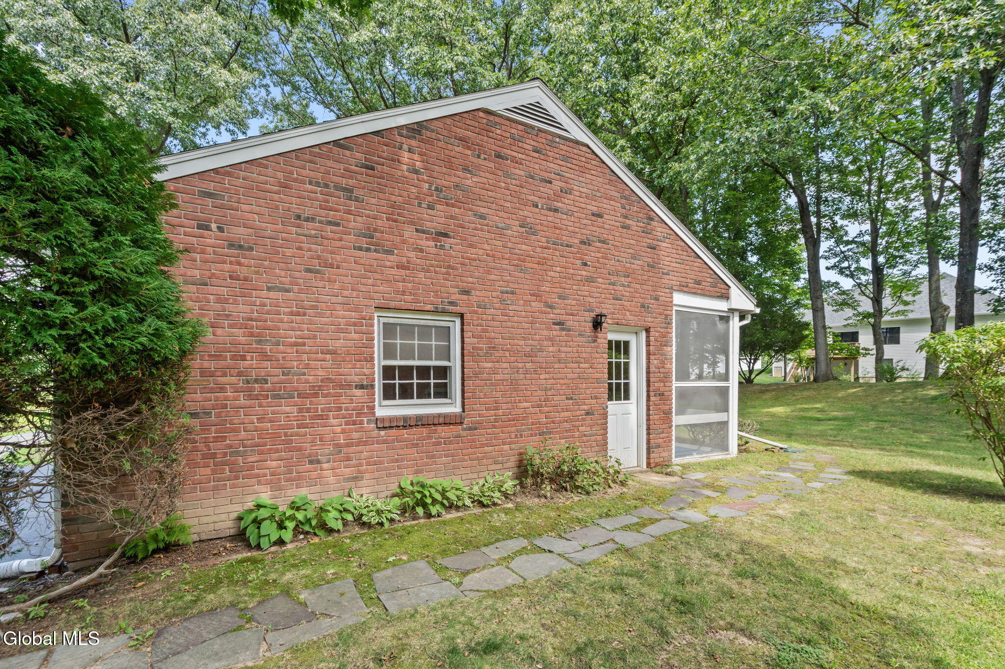 16 Salem Road Delmar NY 12054