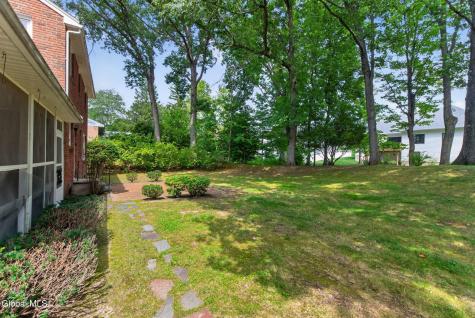 16 Salem Road Delmar NY 12054