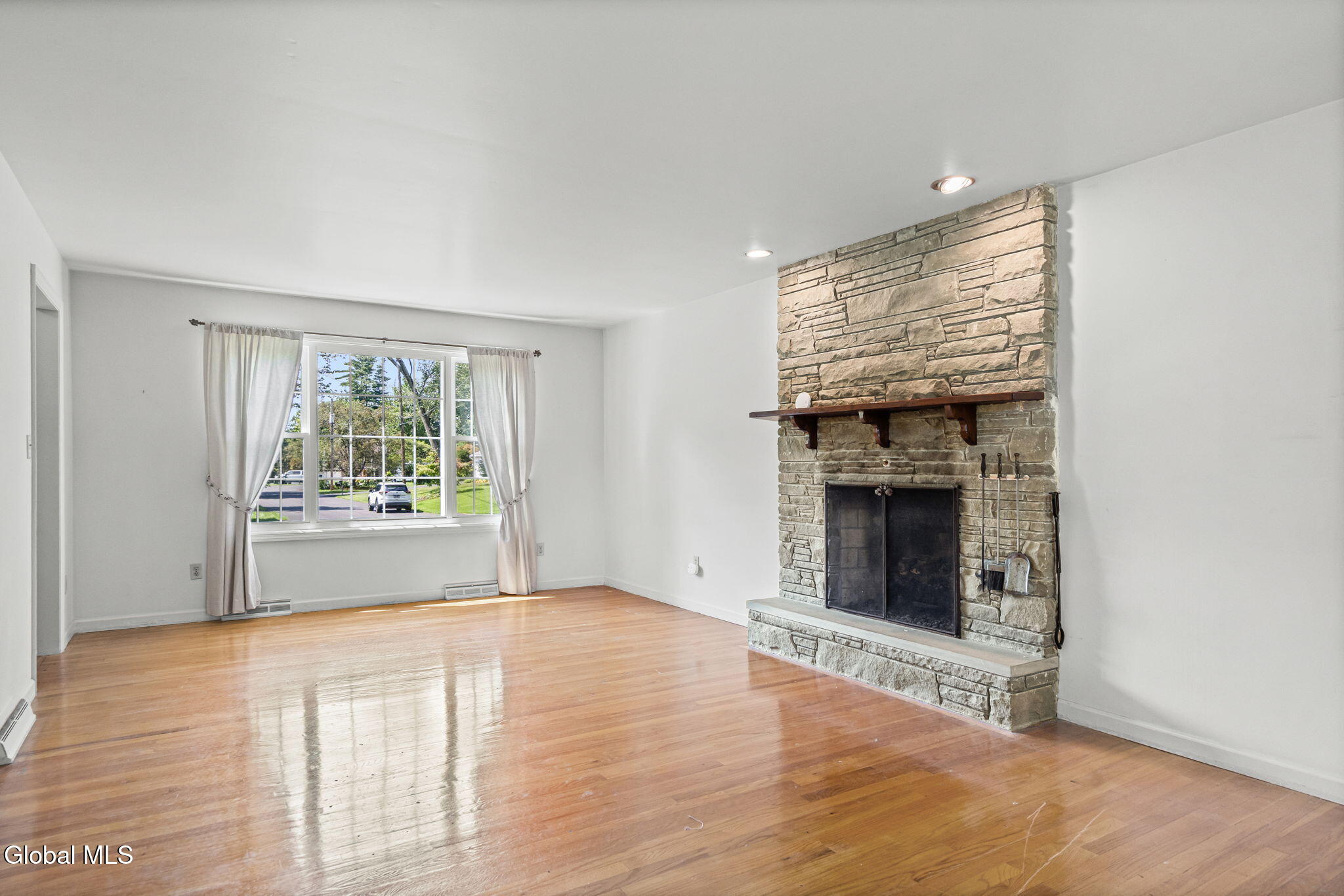 16 Salem Road Delmar NY 12054