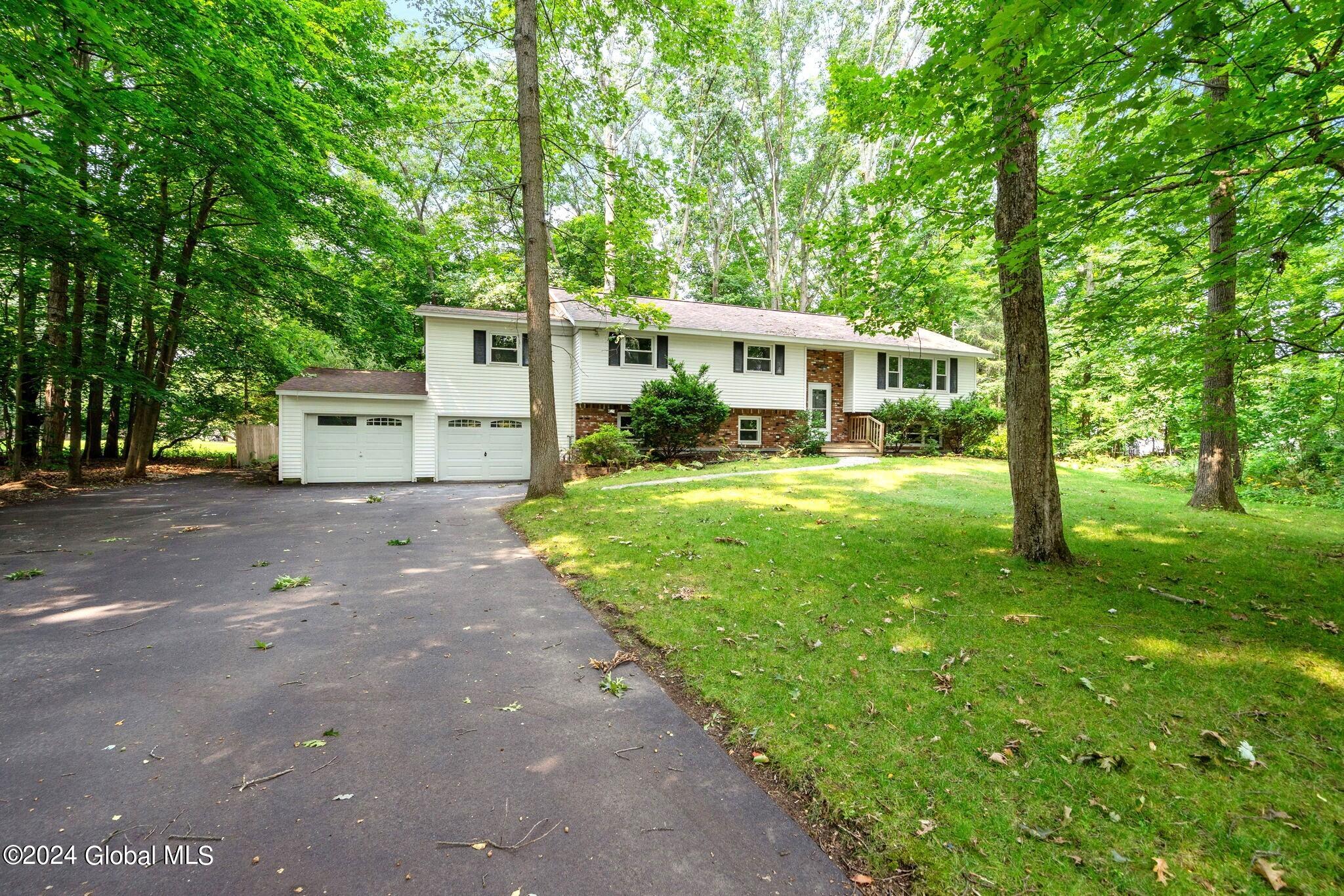7 Harvest Drive Schenectady NY 12302