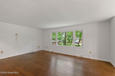 7 Harvest Drive Schenectady NY 12302