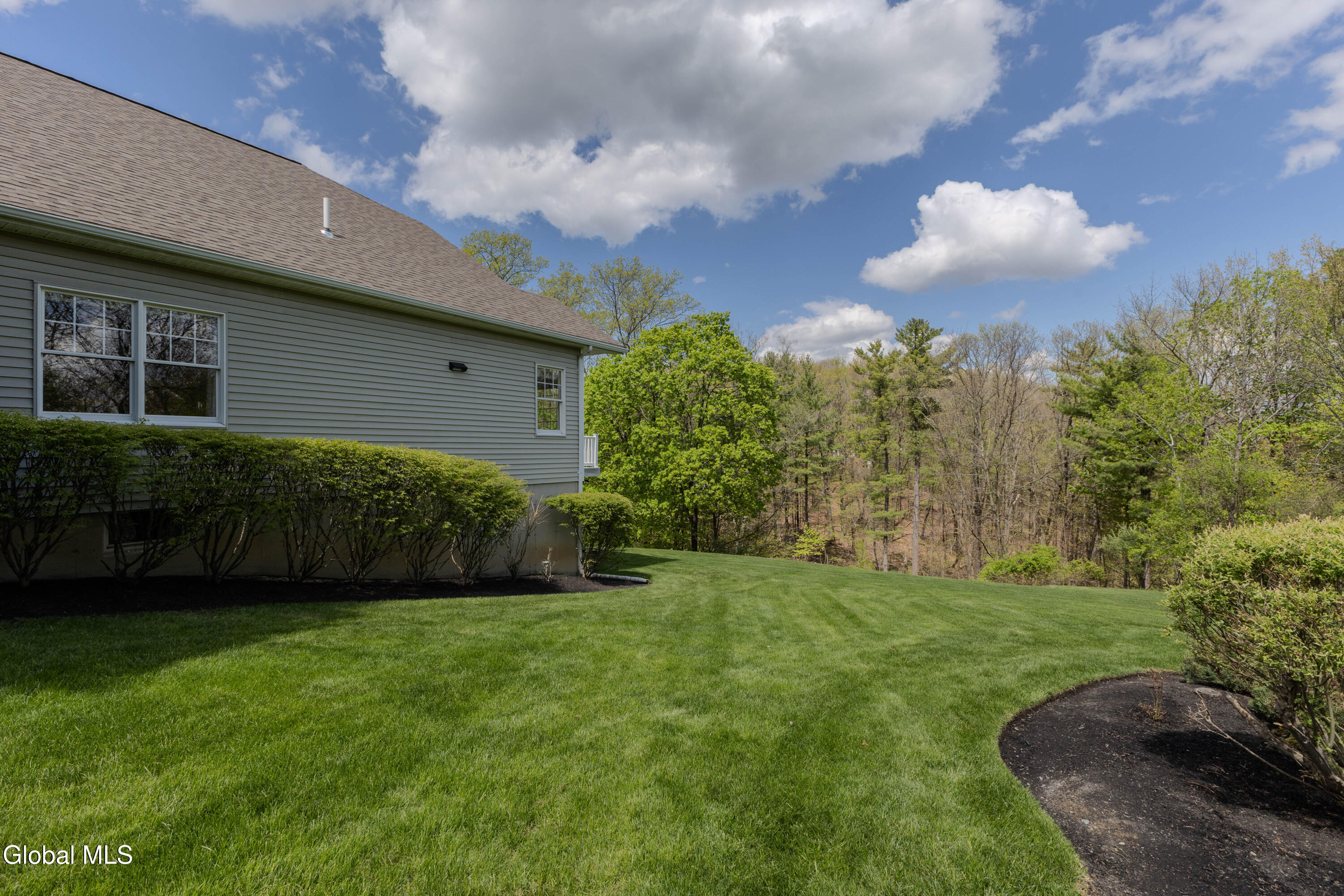 24 Brinker Way Loudonville NY 12211