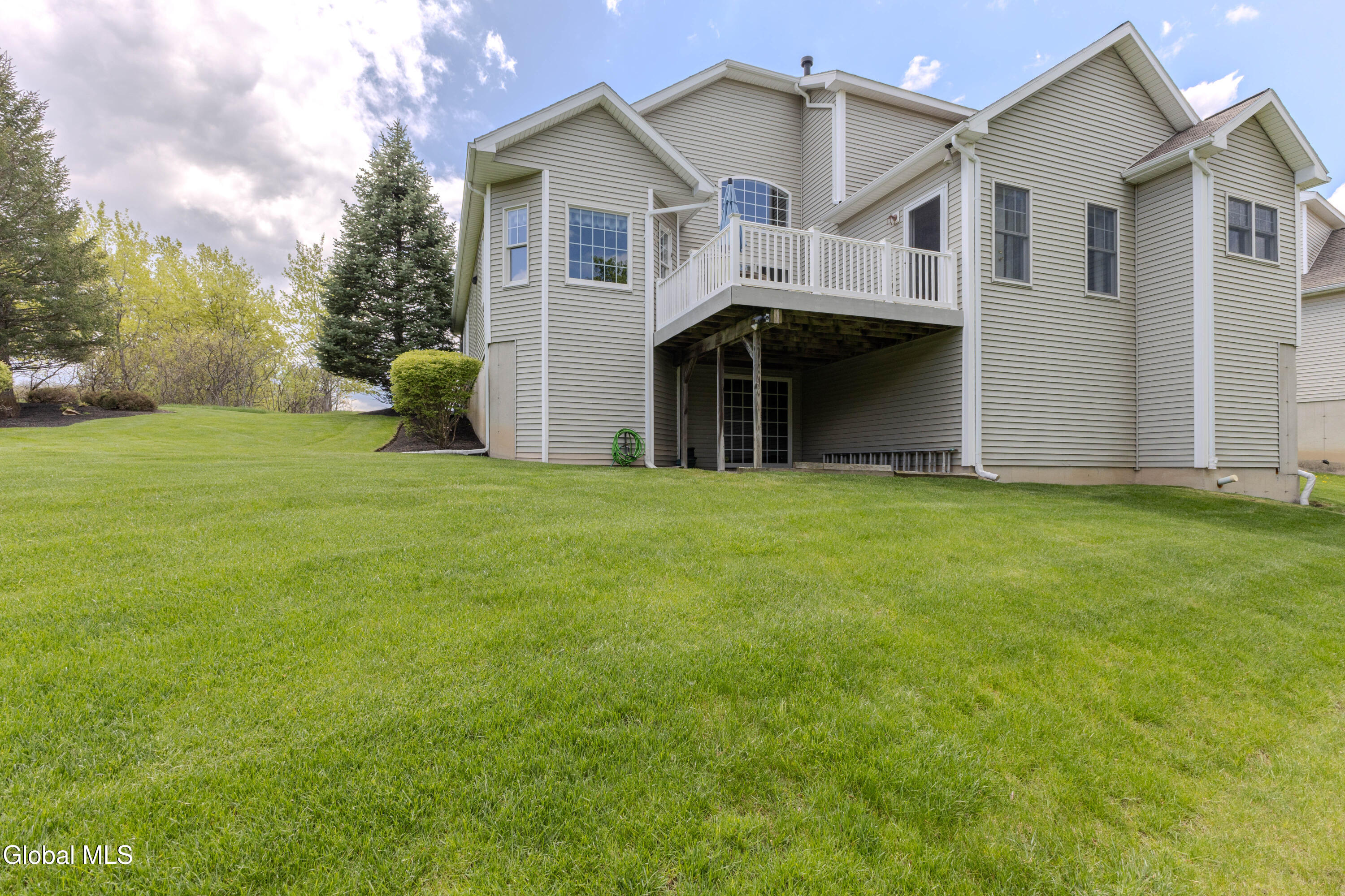 24 Brinker Way Loudonville NY 12211