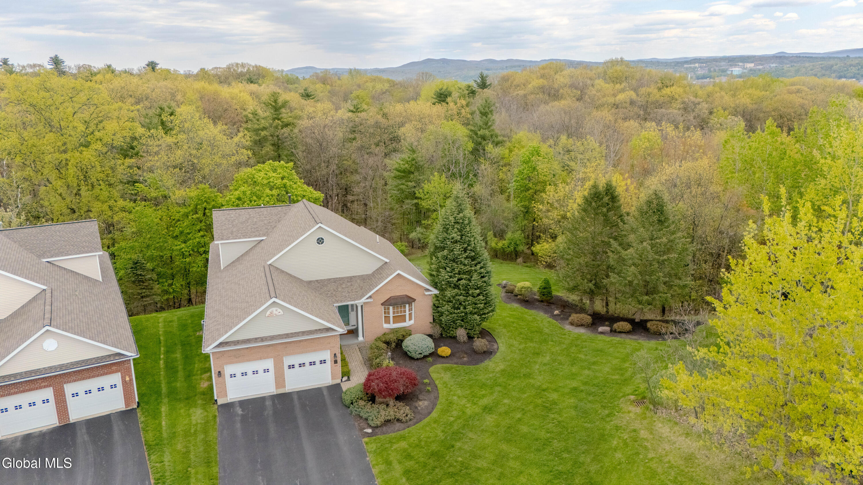24 Brinker Way Loudonville NY 12211