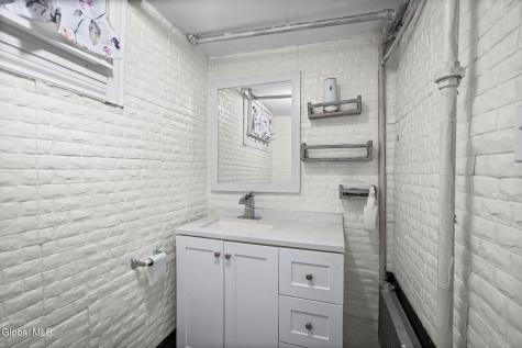 193 Ford Avenue Troy NY 12180