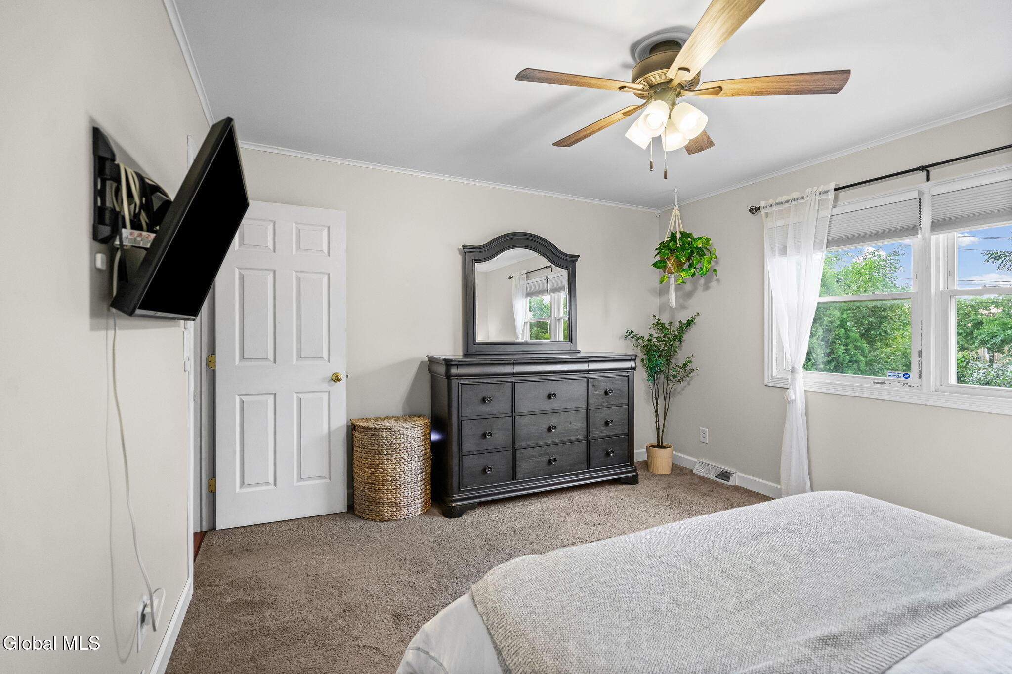 145 Shirley Drive Schenectady NY 12304
