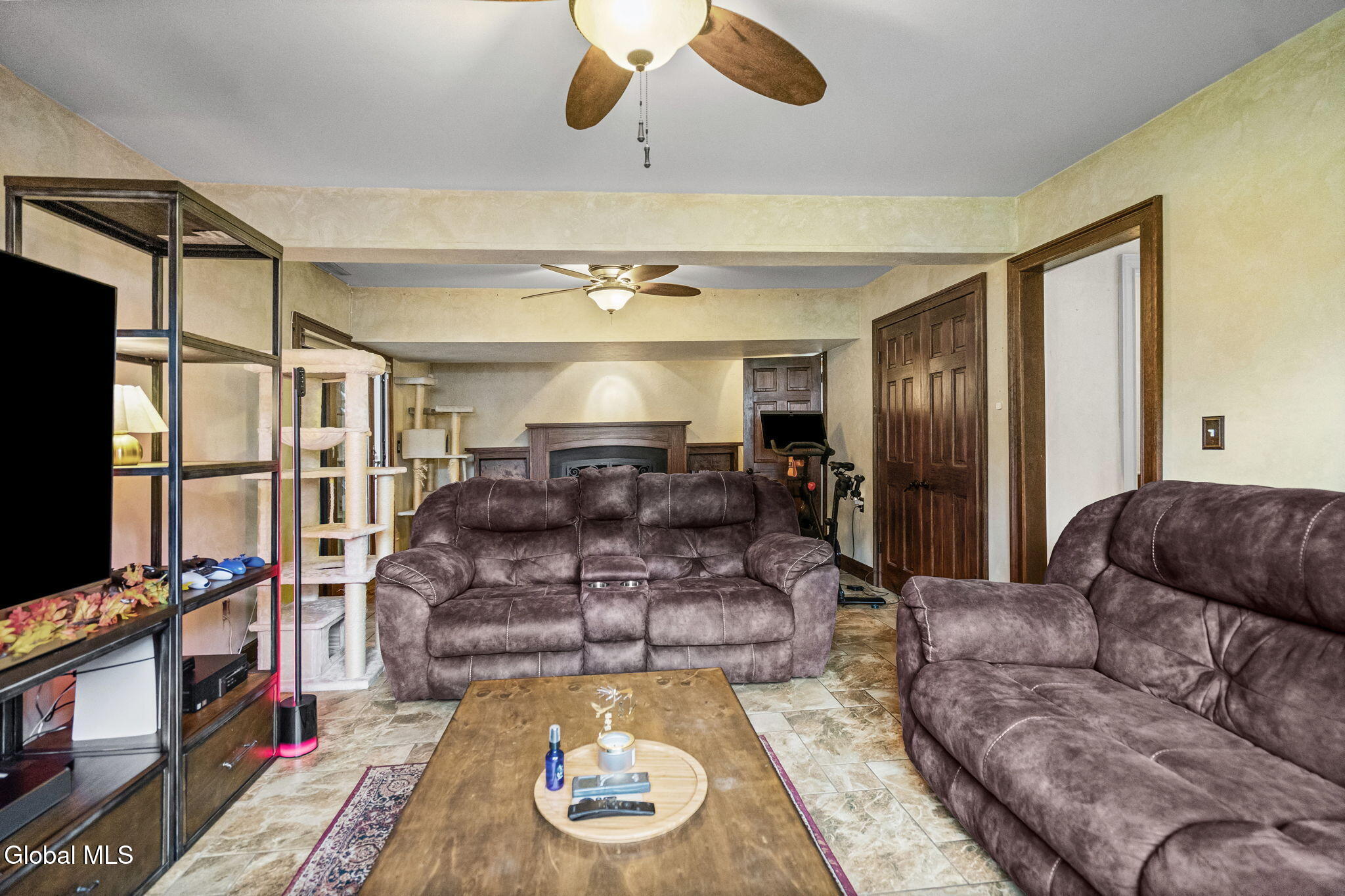 145 Shirley Drive Schenectady NY 12304