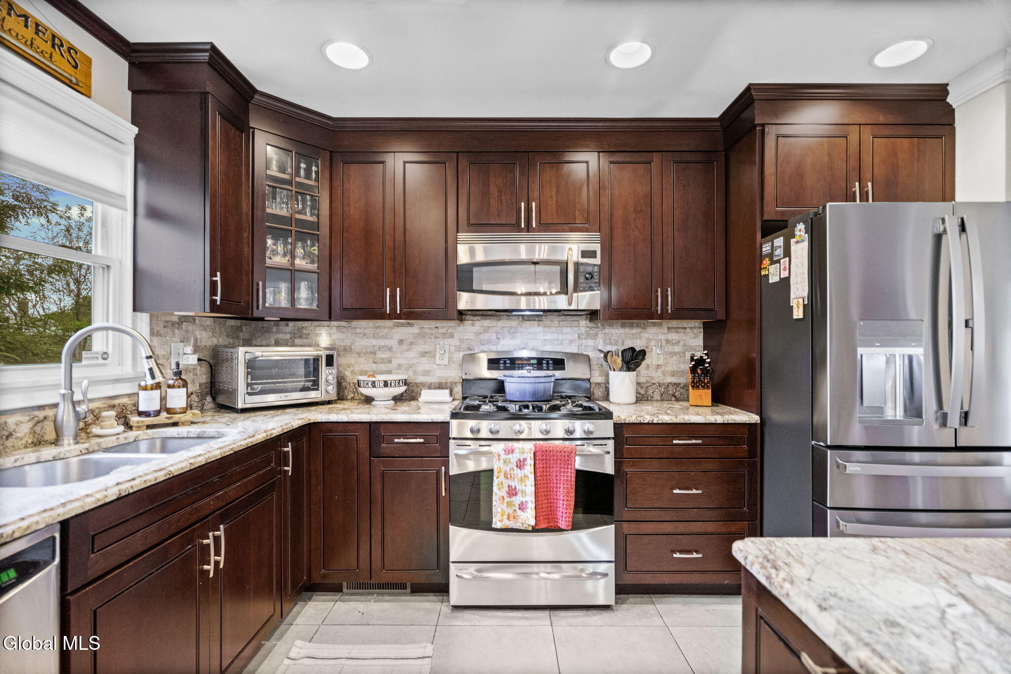 145 Shirley Drive Schenectady NY 12304
