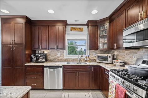 145 Shirley Drive Schenectady NY 12304