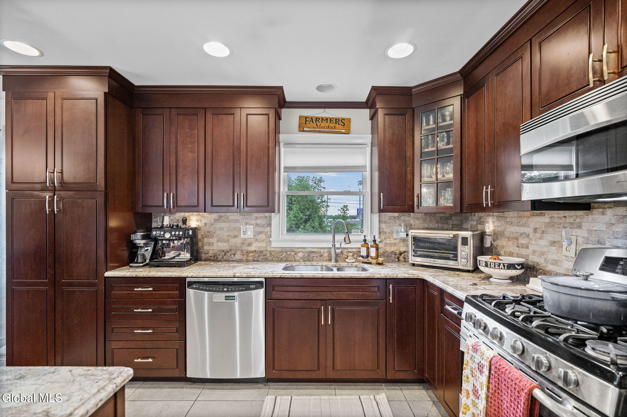 145 Shirley Drive Schenectady NY 12304