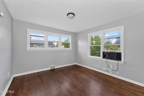 2529 Putnam Street Schenectady NY 12304